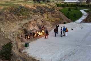 People at Yanar dagh